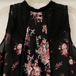 American Rag Black Sleeveless Top Size 1X Lace Neck Flare Tank